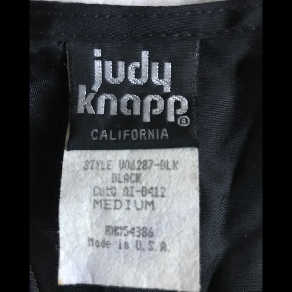 Vintage JUDY KNAPP CALIFORNIA ,size  M black velvet like vest! - Picture 10 of 16